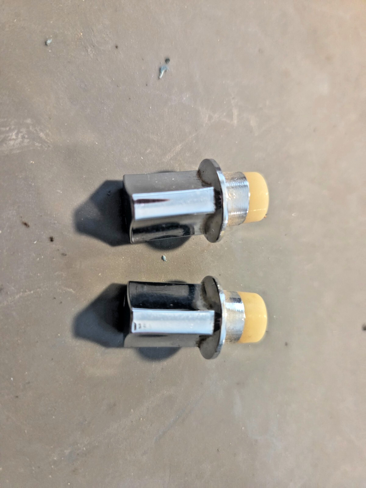 ROBYN SX-007 SET OF KNOBS FOR THE MOBILE CB RADIO