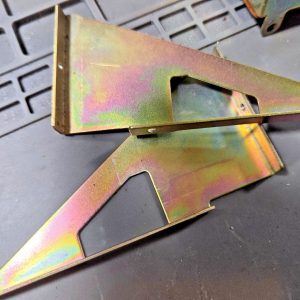ROYCE 625 - FRONT PANEL MOUNTING BRACKETS (HOLDS FACEPLATE ON)