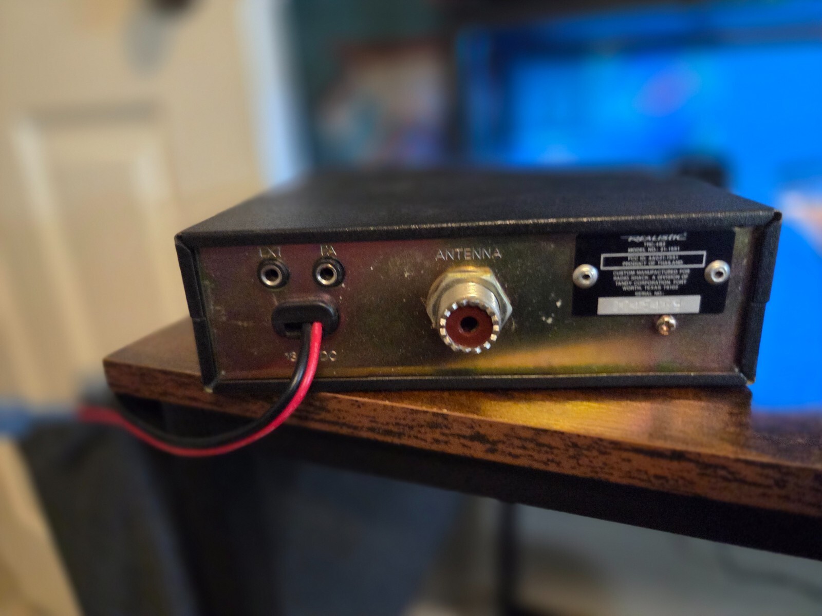 RADIO SHACK REALISTIC TRc-482 40 ch CB W/ 3 WX CH & MIC - Image 3