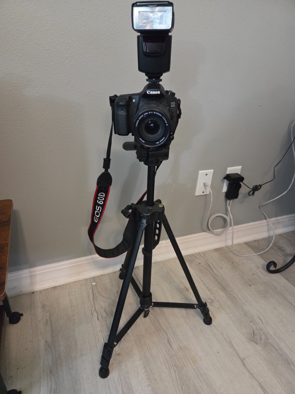 CANON EOS60D & TONS OF ACCESSORIES.