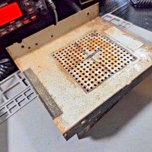 TOP/BOTTOM COVERS (RUSTY BUT SERVICABLE) REGENCY CR-186 MOBILE CB RADIO