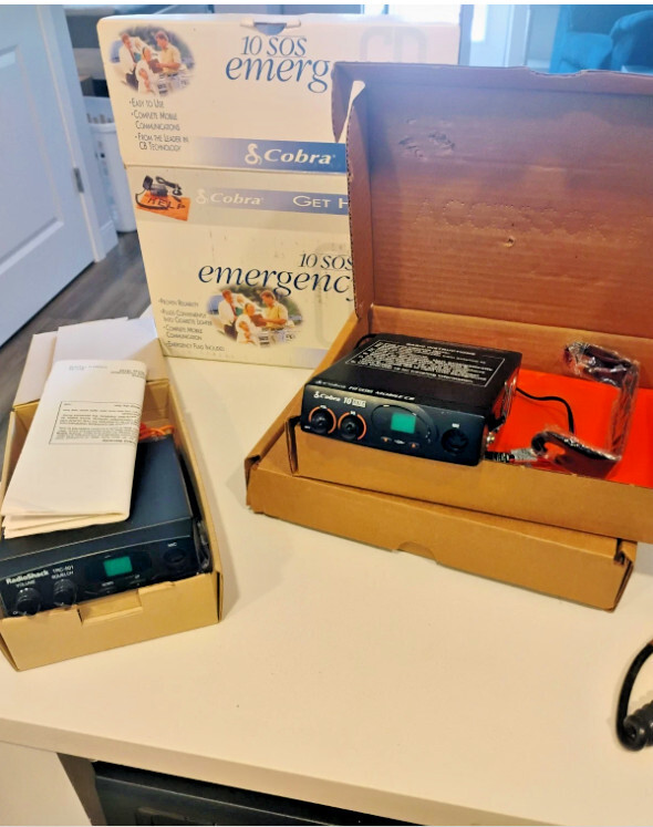 BEAUTIFULLY TAKEN CARE OF COBRA 10 SOS, NEARLY NEW IN BOXM MIC & ANTENNA MOBILE