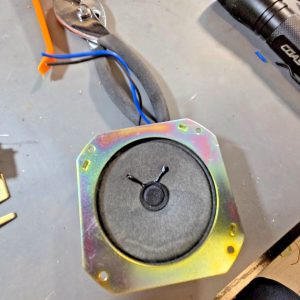 WORKING SPEAKER (PERFECT CONDITION) W/ BRACKET FOR ROYCE 619 CB RADIO