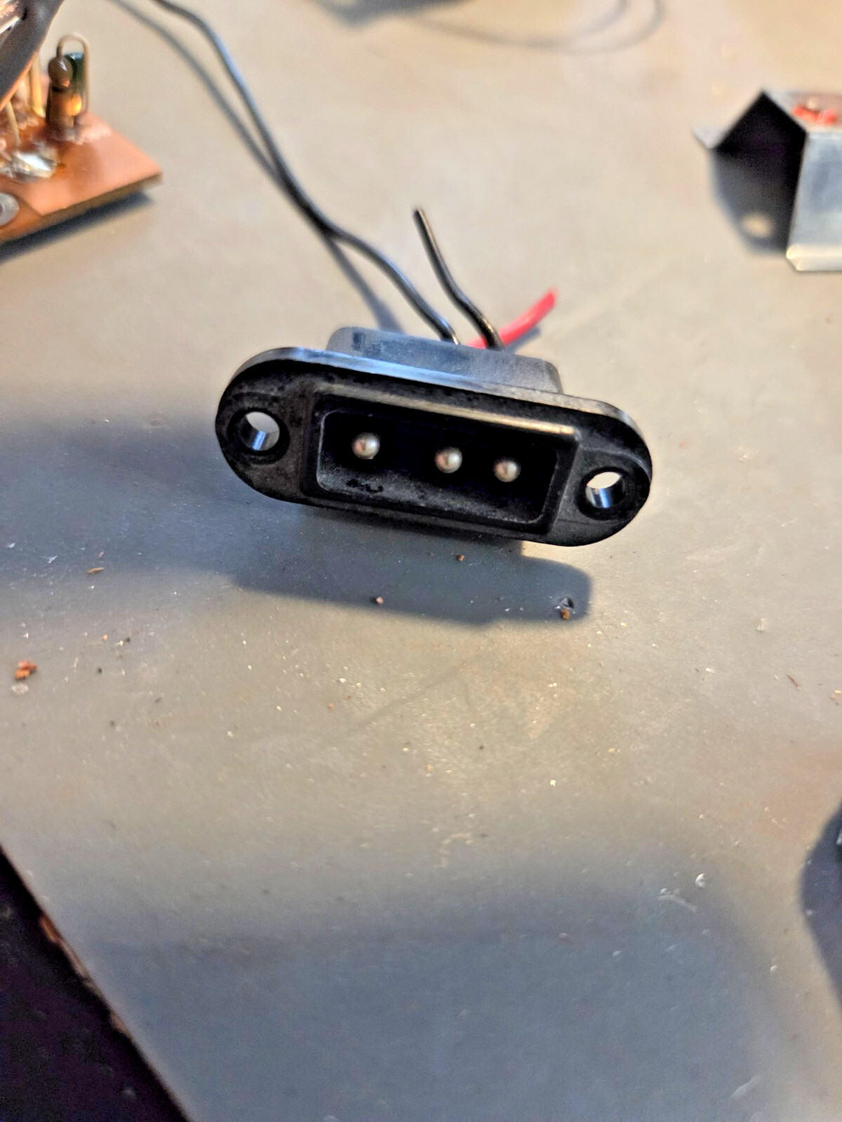 HY-GAIN VIII DC POWER INPUT CONNECTOR THREE PIN BASE STATION CB RADIO