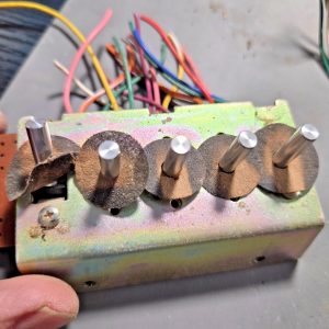 WORKING THROW SWITCHES FOR COBRA 1000 GTL CB RADIO