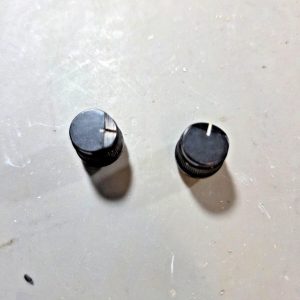 PLASTIC KNOBS FOR REALISTIC TRC-499 & OTHERS.