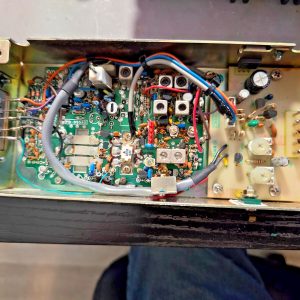 UHF RECEIVER TUNED TO 469.50 FOR REPEATER DUTY INCLUDES COVER
