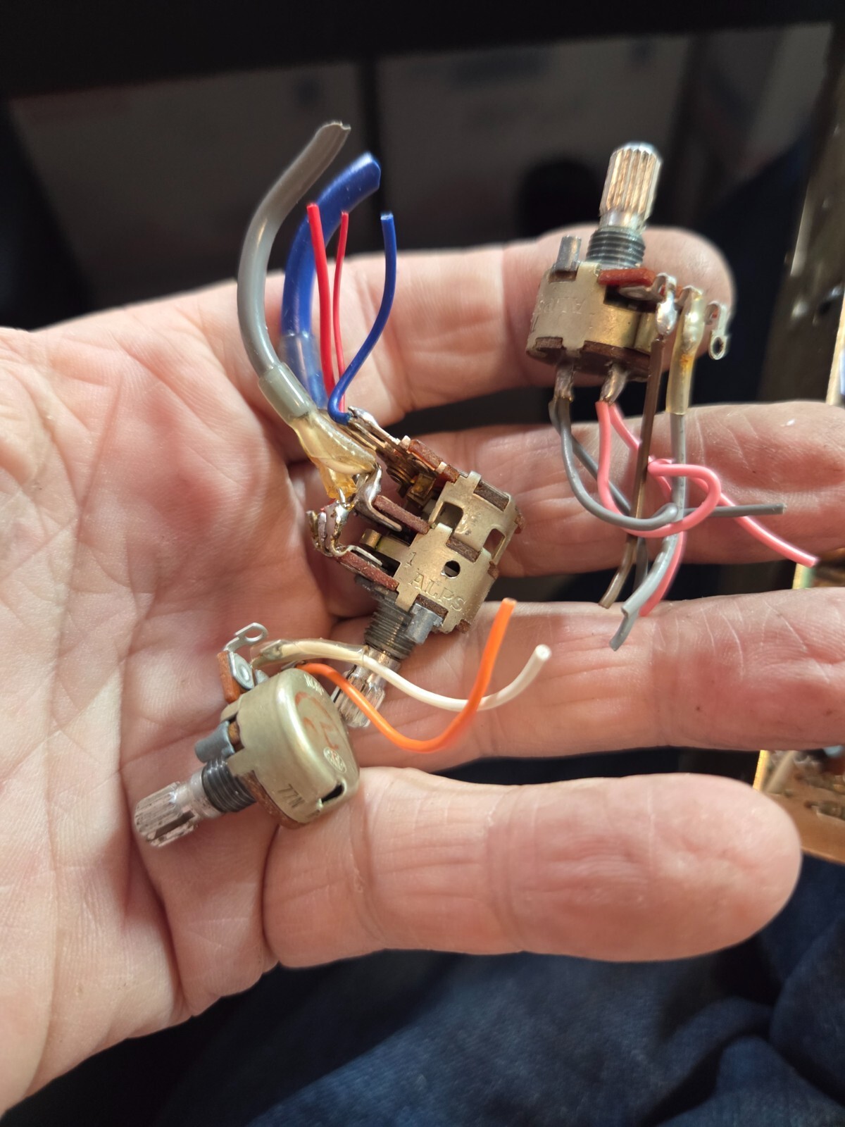 Radio Shack TRC-11 Rotary Controls Potentiometer Lot Tested Working - Image 2