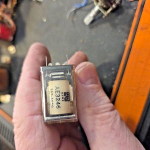 LAFFAYETTE TELSAT SSB 25 CB -- RELAY ONLY