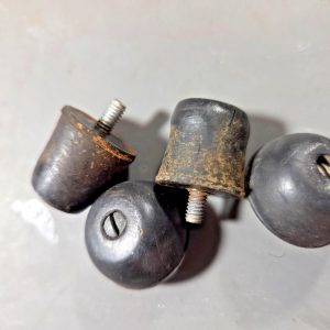 NICE SET OF RUBBER BOTTOM FEET (ORIGINAL) BROWNING R-27 CB RADIO
