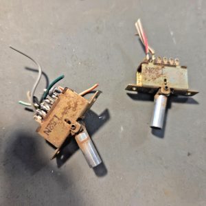 SET OF THROW SWITCHES FOR SURVEYOR 2400 MOBILE CB RADIO