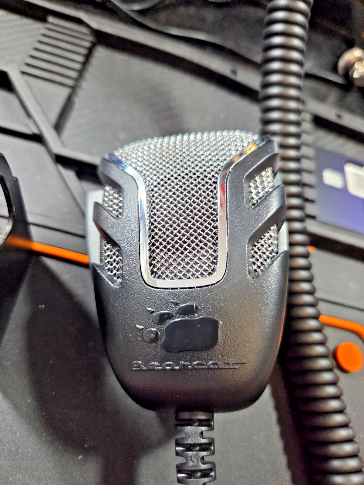 BEARCAT 9880 Multi-Color Display, BEAUTIFUL Radio w/ Mic * Bracket - Image 4